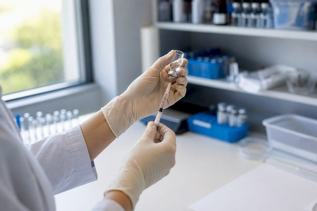 Ipamorelin vs Sermorelin: Which Peptide Fits Your Goals?